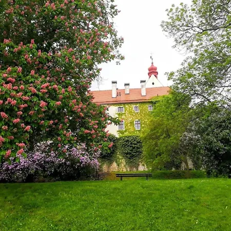 Lev I Sova Aparthotel Melnik