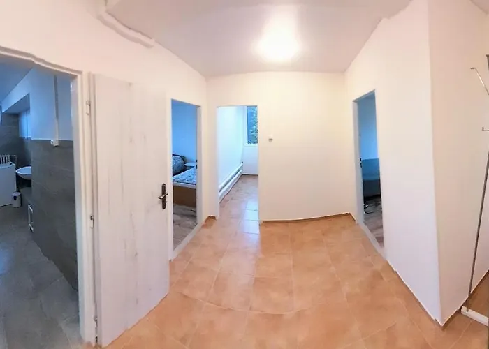 Lev I Sova Aparthotel